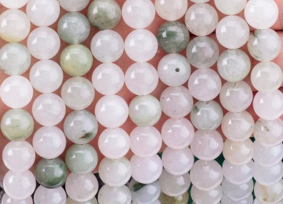 天山緑玉丸珠 天然結晶宝石 異なる珠のサイズ DIY 宝石制作のための松散な珠の糸