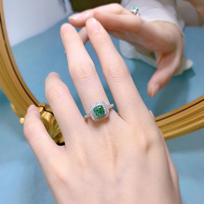 緑色の四角形 宝石 ジルコン 結婚指輪 女性用