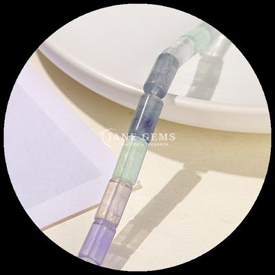 不規則なフロライト珠 結晶宝石 丸いチューブ 水滴形 形 ゆったりな珠 首飾りを作るためのスレッド