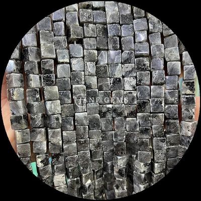 キューブ 方形 ハウライト ラピス ラズリ DIY ジュエリー 制作のための松散なビーズストランド