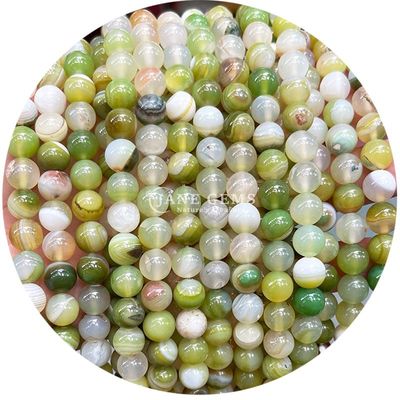 色とりどりの丸い水晶 癒しの宝石 数珠 ギフトとパーティー飾りのために